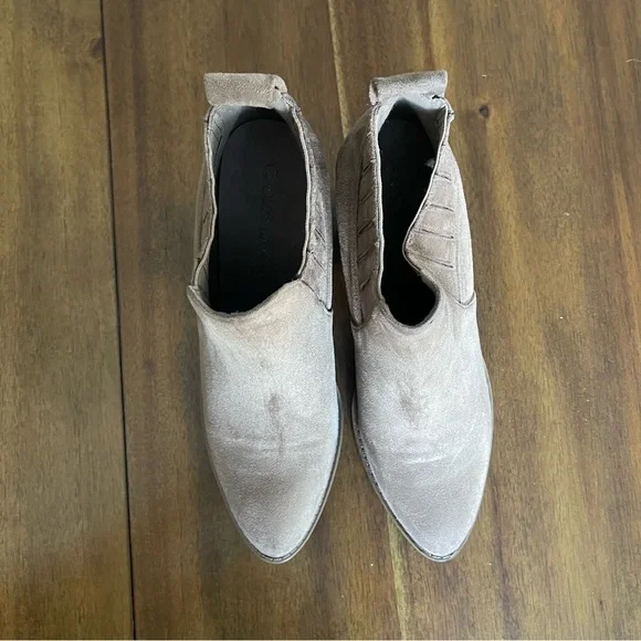 Suede ankle booties - Picture 5 of 10